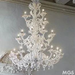 Chandelier in white milk and crystal