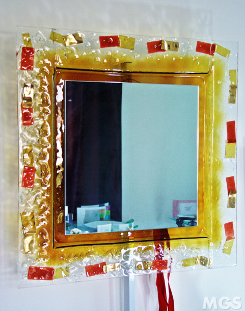 Coloured mirror, Modern mirror in crystal and amber