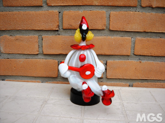 Clown with hat and mask, Sitting Clown with hat and mask
