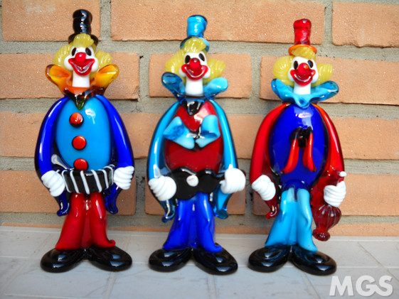 Two colors Clown, Two colors Clown