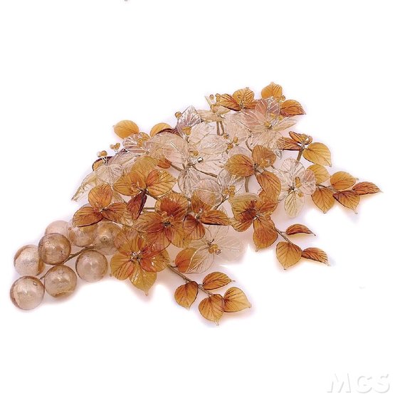 Centerpiece with blown spheres, Centerpiece in amber color