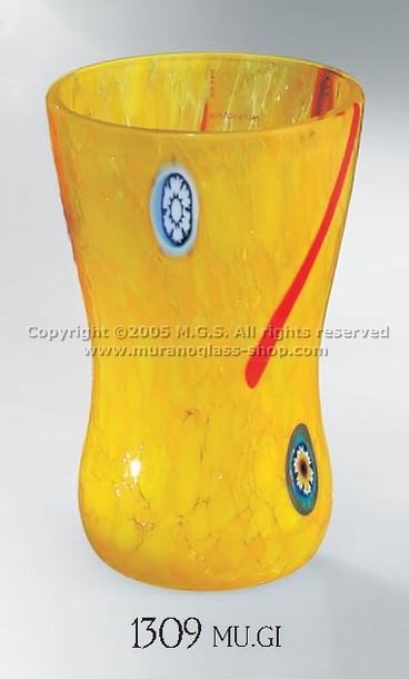 Glasses 1309, Bicchiere di colore giallo con murrine.